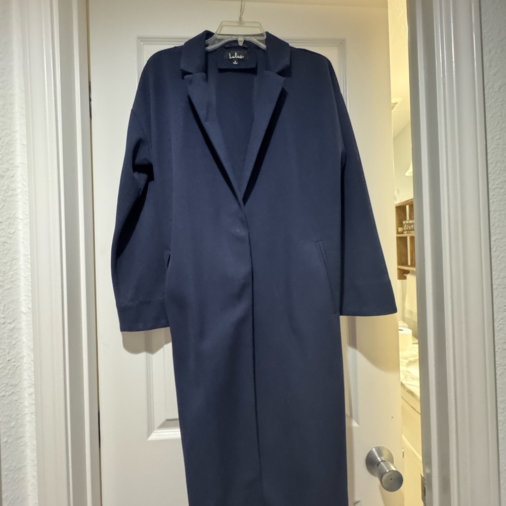 Lulu's Navy Blue Trench Coat - lightweight and perfect  for spring weather